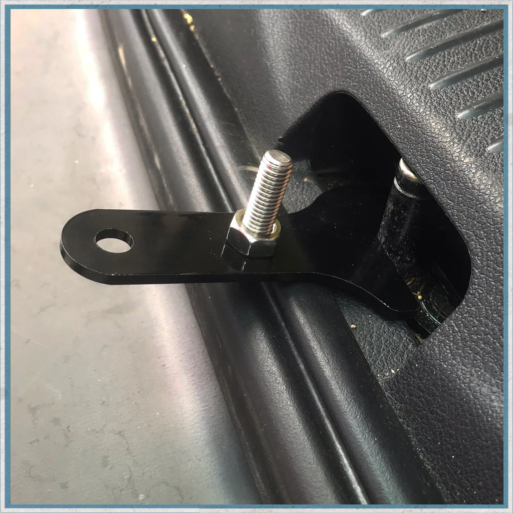 VW T5/T6 Rear Tailgate Air Vent Hook