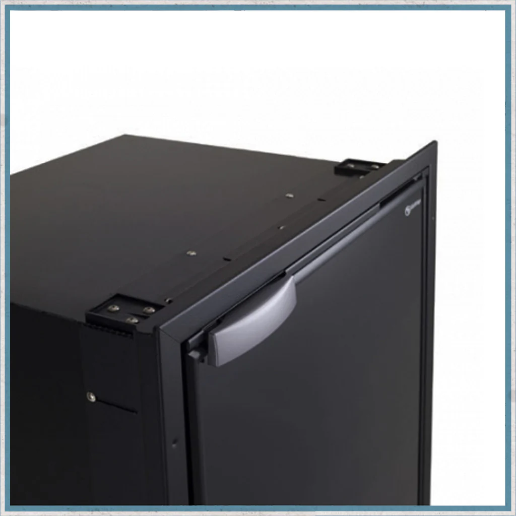 Vitrifrigo C85iBLAL 85 Litre Fridge - Image 3